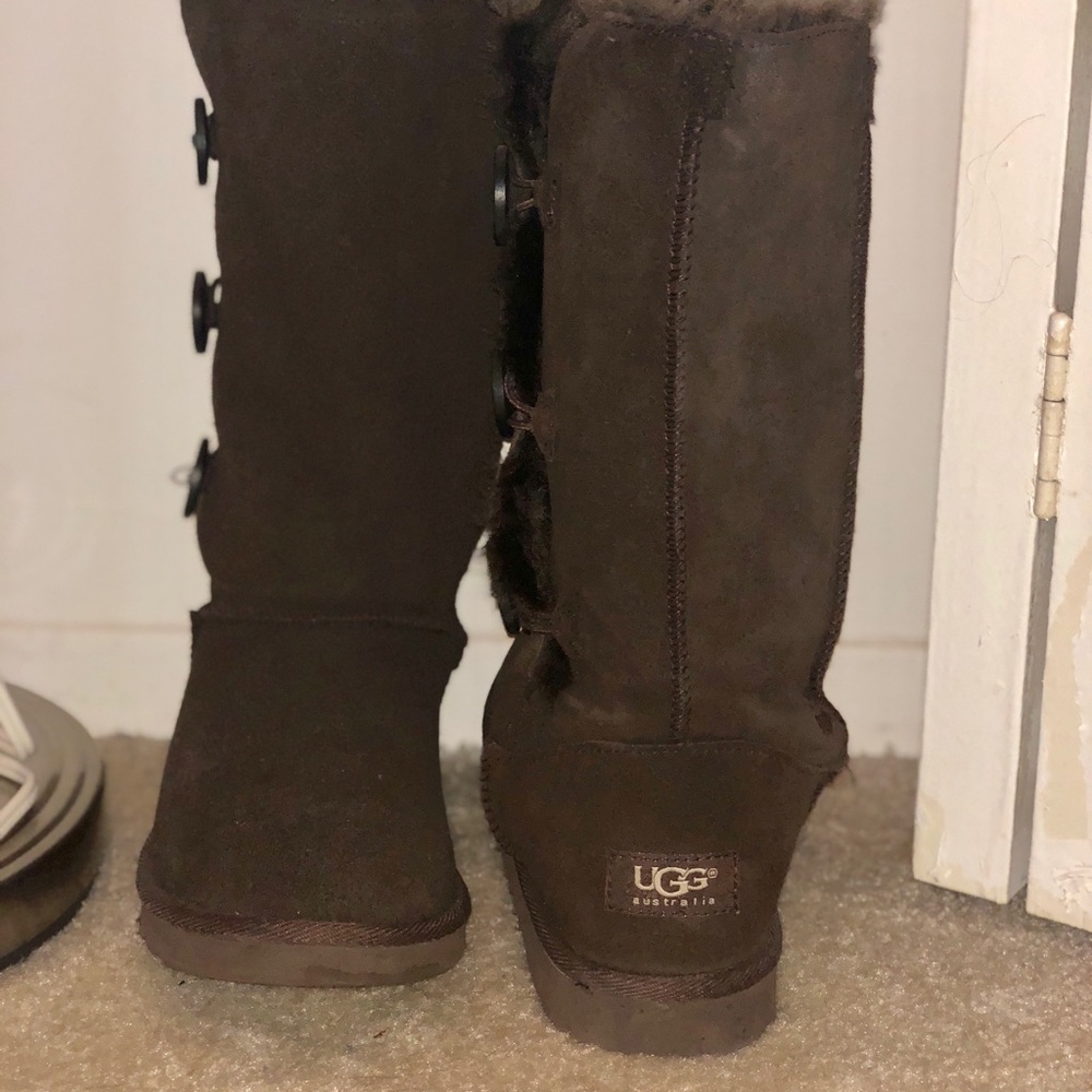 Women Ugg Australia Size 6 Brown, like new